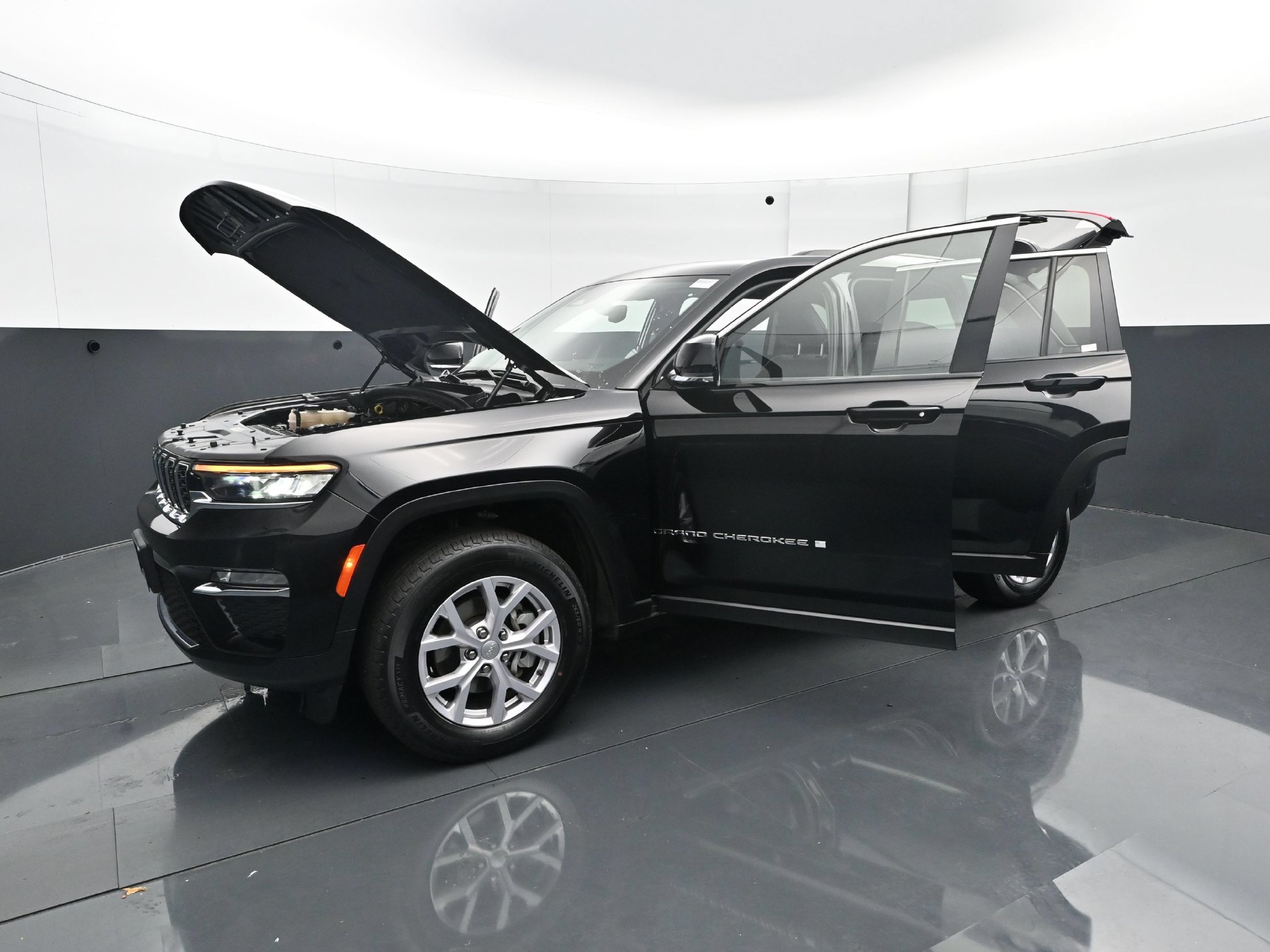 Used 2022 Jeep Grand Cherokee Limited AWD/4WD image 31