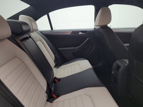 Used 2016 Volkswagen Jetta Sport FWD image 19