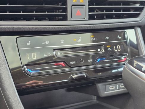 New 2026 Volkswagen Jetta SE FWD image 29