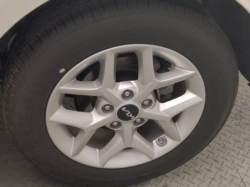 Used 2025 Kia Soul LX image 31