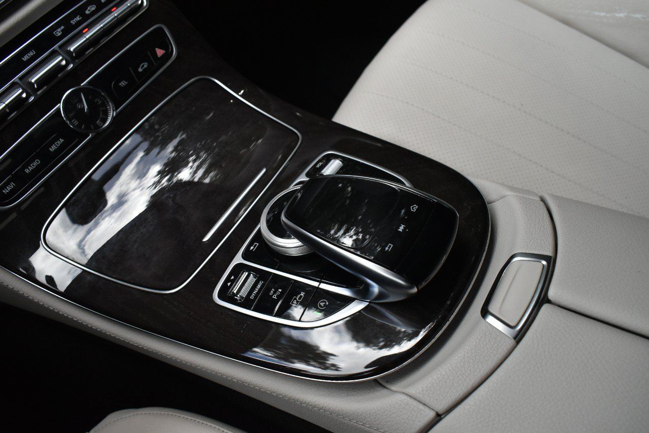 Used 2020 Mercedes-Benz E 350 Sedan image 30