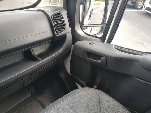 Used 2025 RAM ProMaster 2500 w/ U-Haul Equipment Group FWD image 18