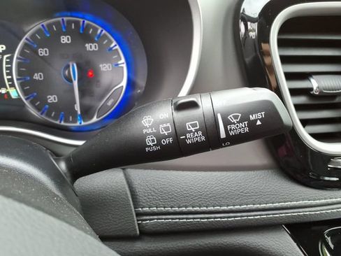 New 2027 Chrysler Pacifica Limited FWD image 21