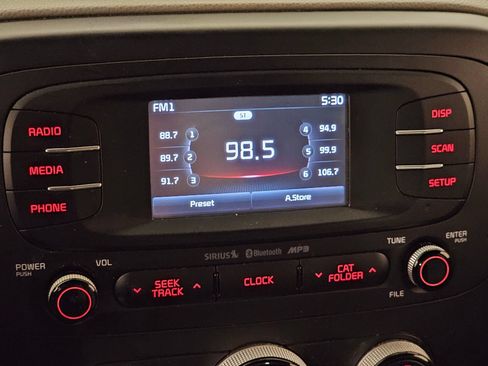 Used 2016 Kia Soul + FWD image 11