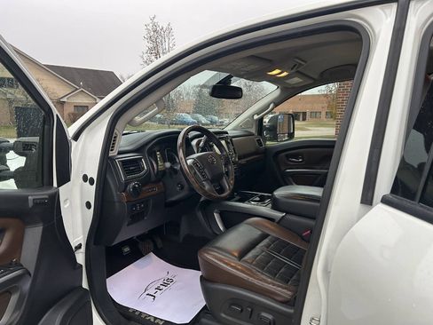Used 2016 Nissan Titan Platinum Reserve image 17