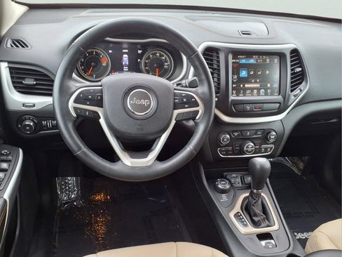 Used 2018 Jeep Cherokee Limited AWD/4WD image 13