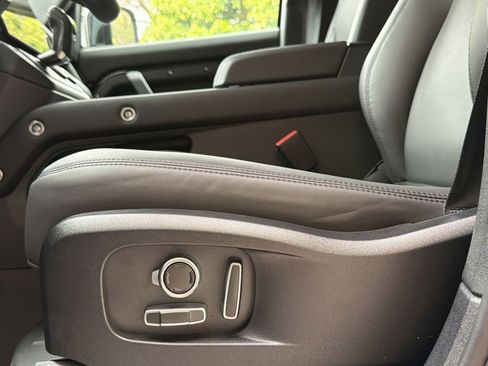 New 2026 Land Rover Defender 130 X-Dynamic SE image 14