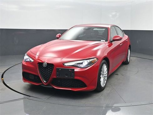 Used 2022 Alfa Romeo Giulia Sprint image 1