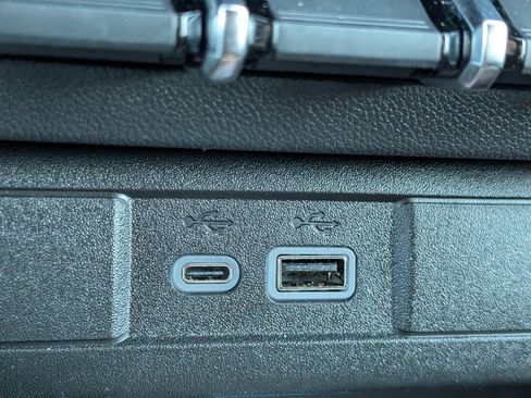 Used 2025 GMC Canyon Elevation w/ Convenience Package image 14