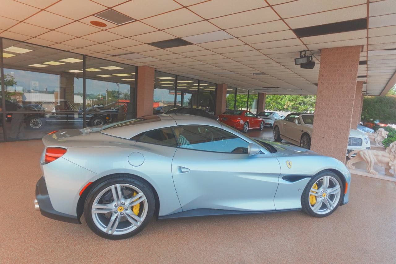 Used 2019 Ferrari Portofino RWD image 39
