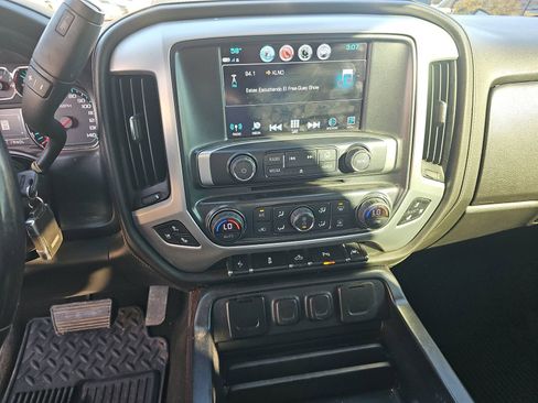 Used 2018 GMC Sierra 1500 SLT image 17