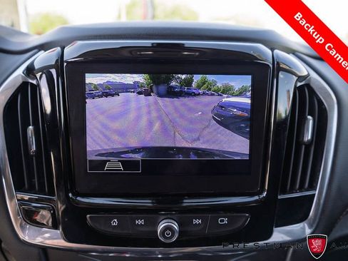 Used 2020 Chevrolet Traverse LT FWD image 4