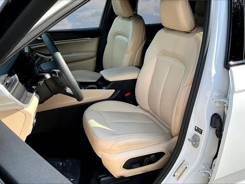 Used 2023 Jeep Grand Cherokee Limited RWD image 22