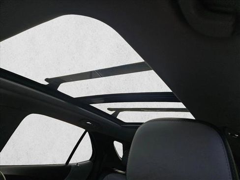 Used 2020 Chevrolet Equinox Premier image 16