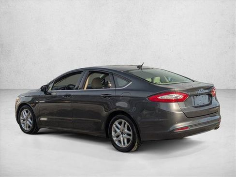Used 2016 Ford Fusion SE image 8