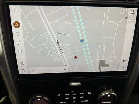 Used 2024 Land Rover Discovery Dynamic SE image 18