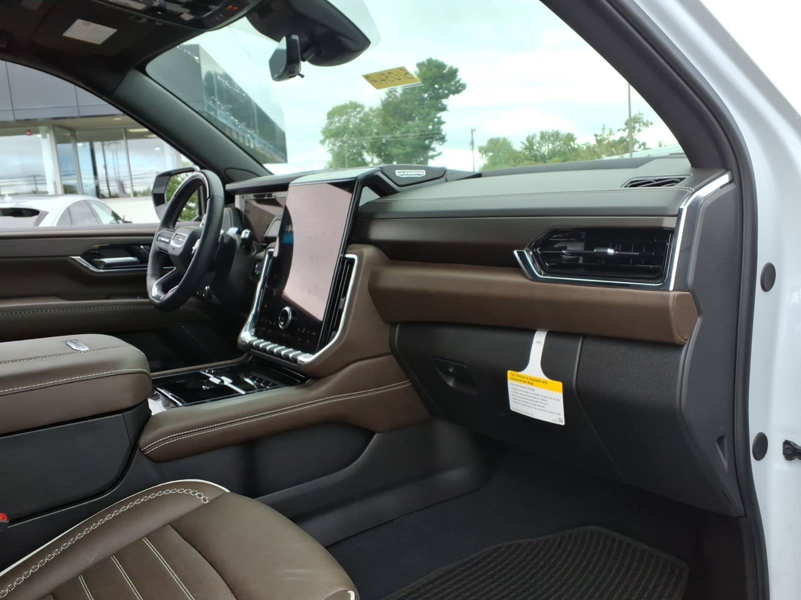 Used 2026 GMC Yukon Denali Ultimate AWD/4WD image 12