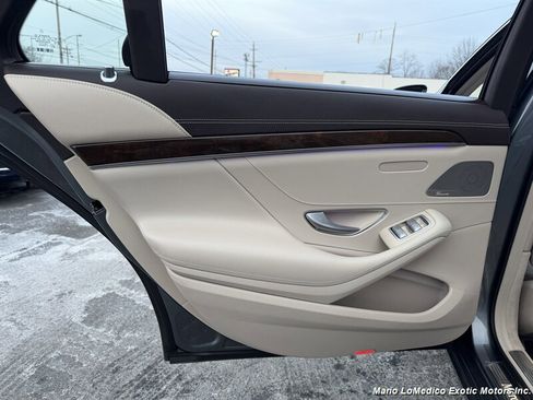 Used 2017 Mercedes-Benz S 550 4MATIC Sedan w/ Premium Package image 40