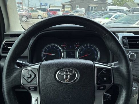 Used 2019 Toyota 4Runner SR5 AWD/4WD image 31