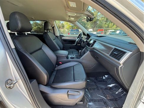 Used 2019 Volkswagen Atlas SE w/ Towing Package image 42