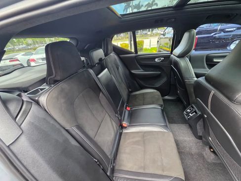 Used 2019 Volvo XC40 T5 R-Design AWD/4WD image 17