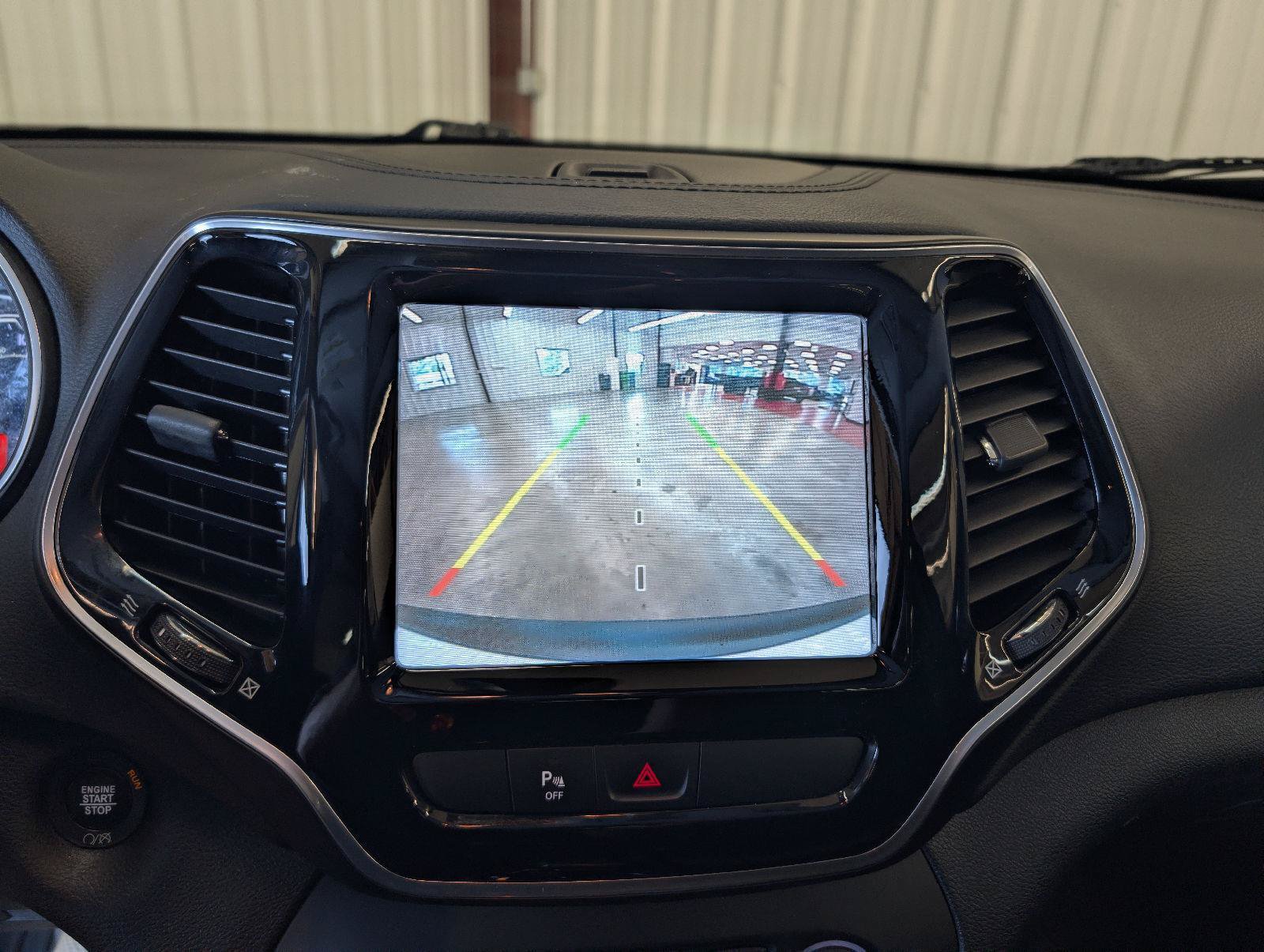 Used 2019 Jeep Cherokee Limited FWD image 27