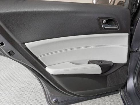 Used 2017 Acura ILX w/ Premium Package FWD image 16