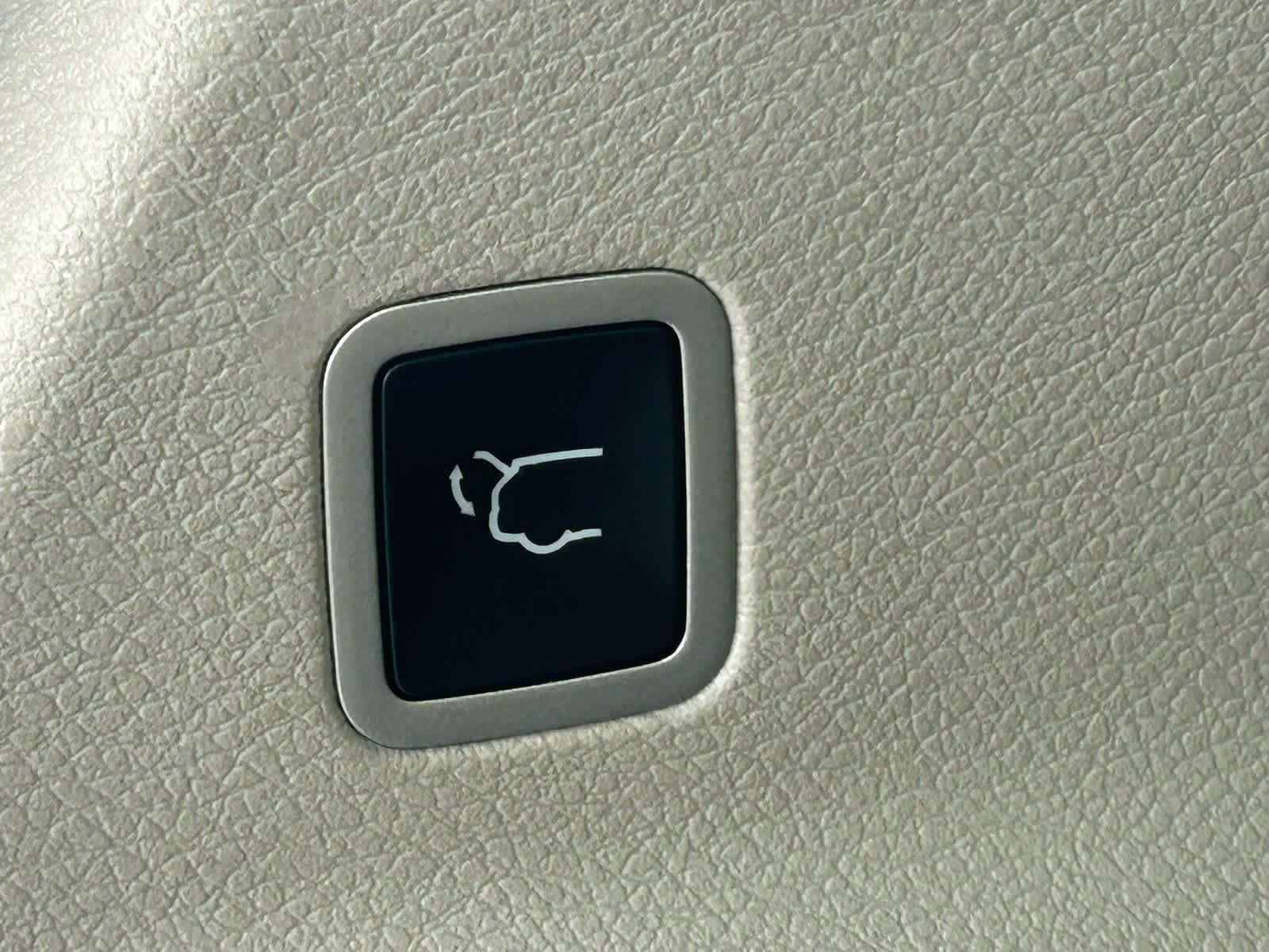 Used 2024 Chrysler Pacifica Touring-L FWD image 8