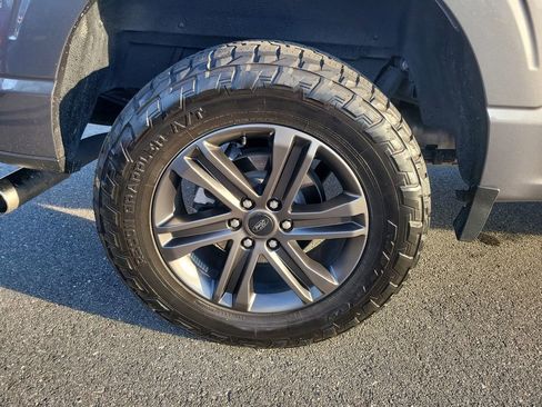 Used 2022 Ford F150 Lariat w/ Equipment Group 502A High image 5