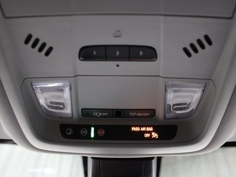 Used 2022 Chevrolet Blazer LT FWD image 18