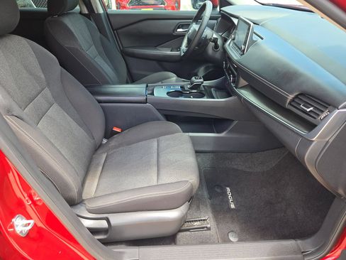 Certified 2025 Nissan Rogue SV FWD image 26