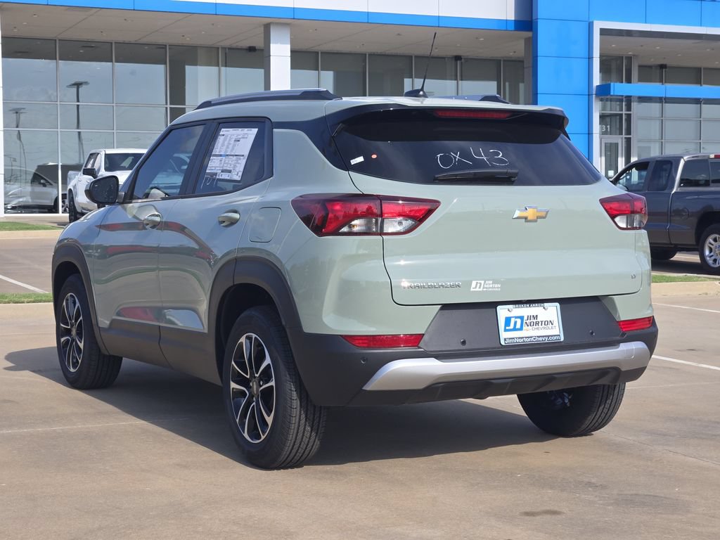 New 2026 Chevrolet TrailBlazer LT w/ Driver Confidence Package FWD image 3