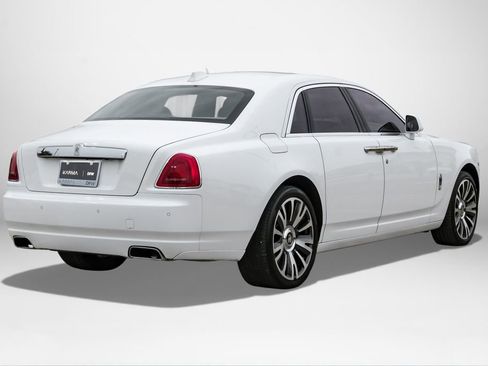 Used 2019 Rolls-Royce Ghost image 6
