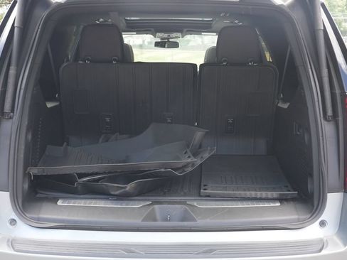 Used 2023 GMC Yukon XL AT4 w/ AT4 Premium Plus Package AWD/4WD image 23