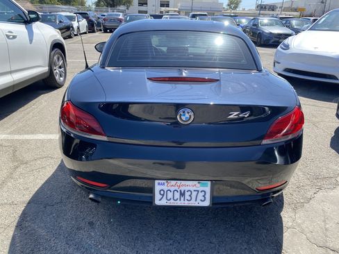 Used 2011 BMW Z4 sDrive35i RWD image 9