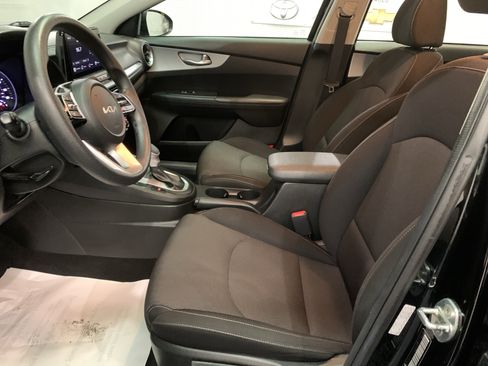 Used 2023 Kia Forte LXS image 13