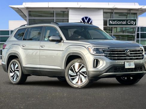 New 2026 Volkswagen Atlas SE FWD image 2