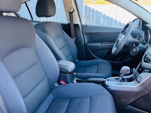 Used 2016 Chevrolet Cruze LT image 17