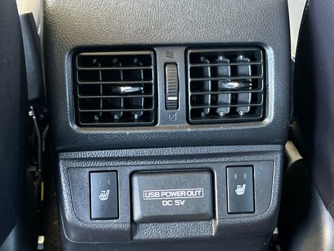 Used 2018 Subaru Outback 2.5i Limited image 14