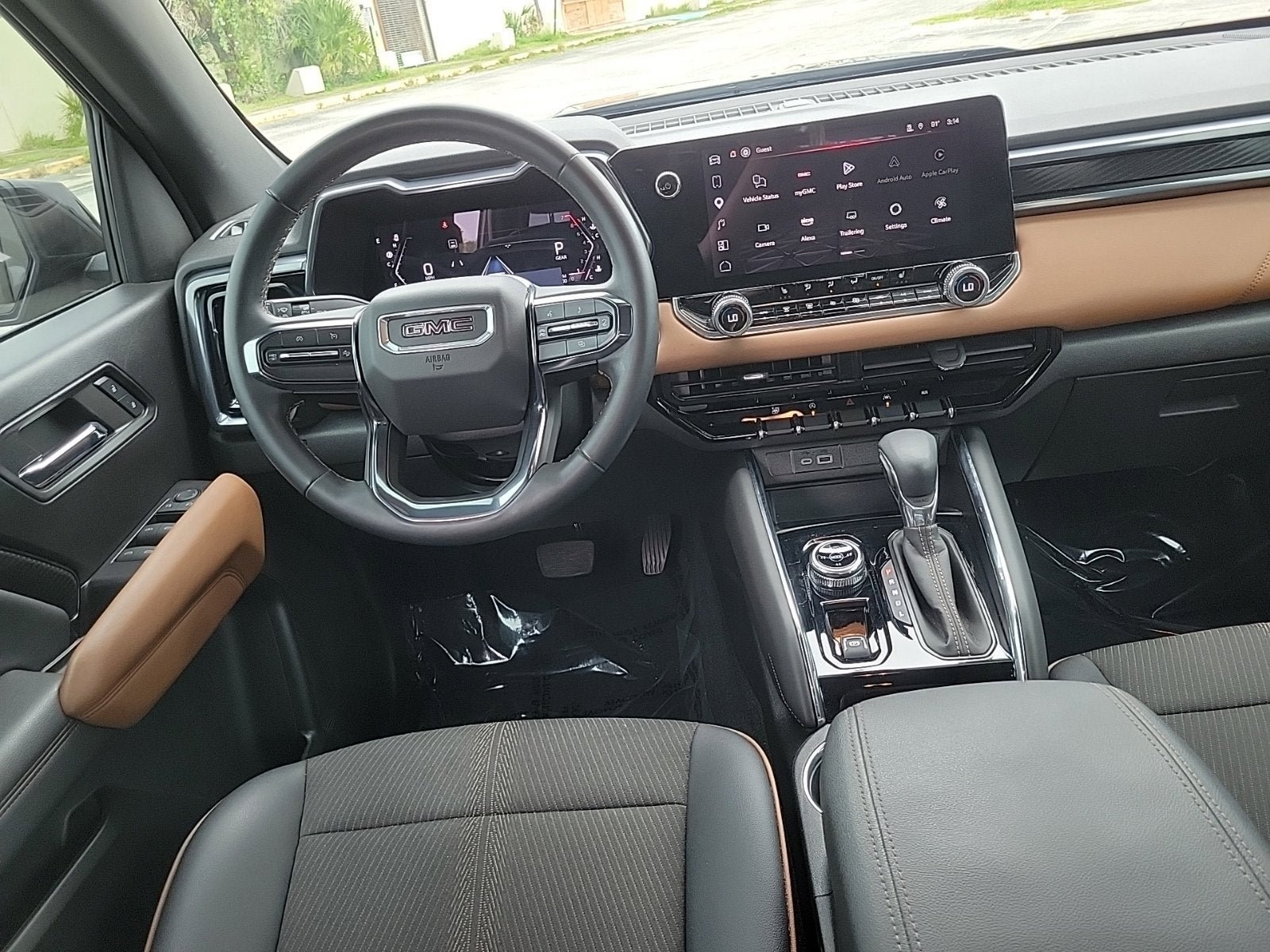 Used 2024 GMC Canyon AT4 w/ Technology Package AWD/4WD image 18