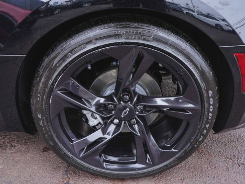 Used 2023 Chevrolet Camaro LT w/ RS Package image 7