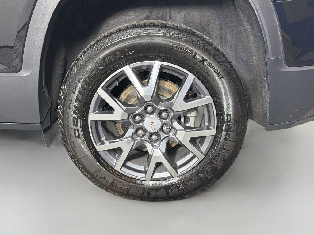 Used 2023 GMC Acadia SLT FWD image 32