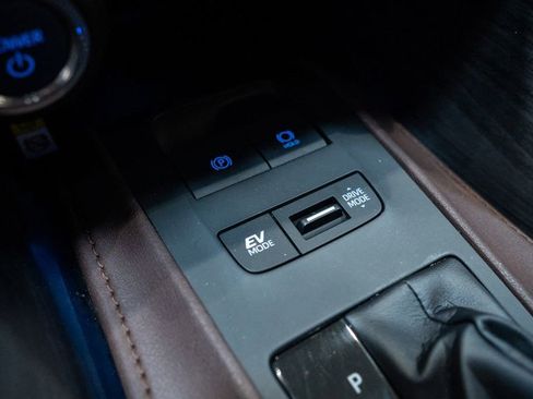 Used 2021 Toyota Venza XLE w/ Softex Package image 28