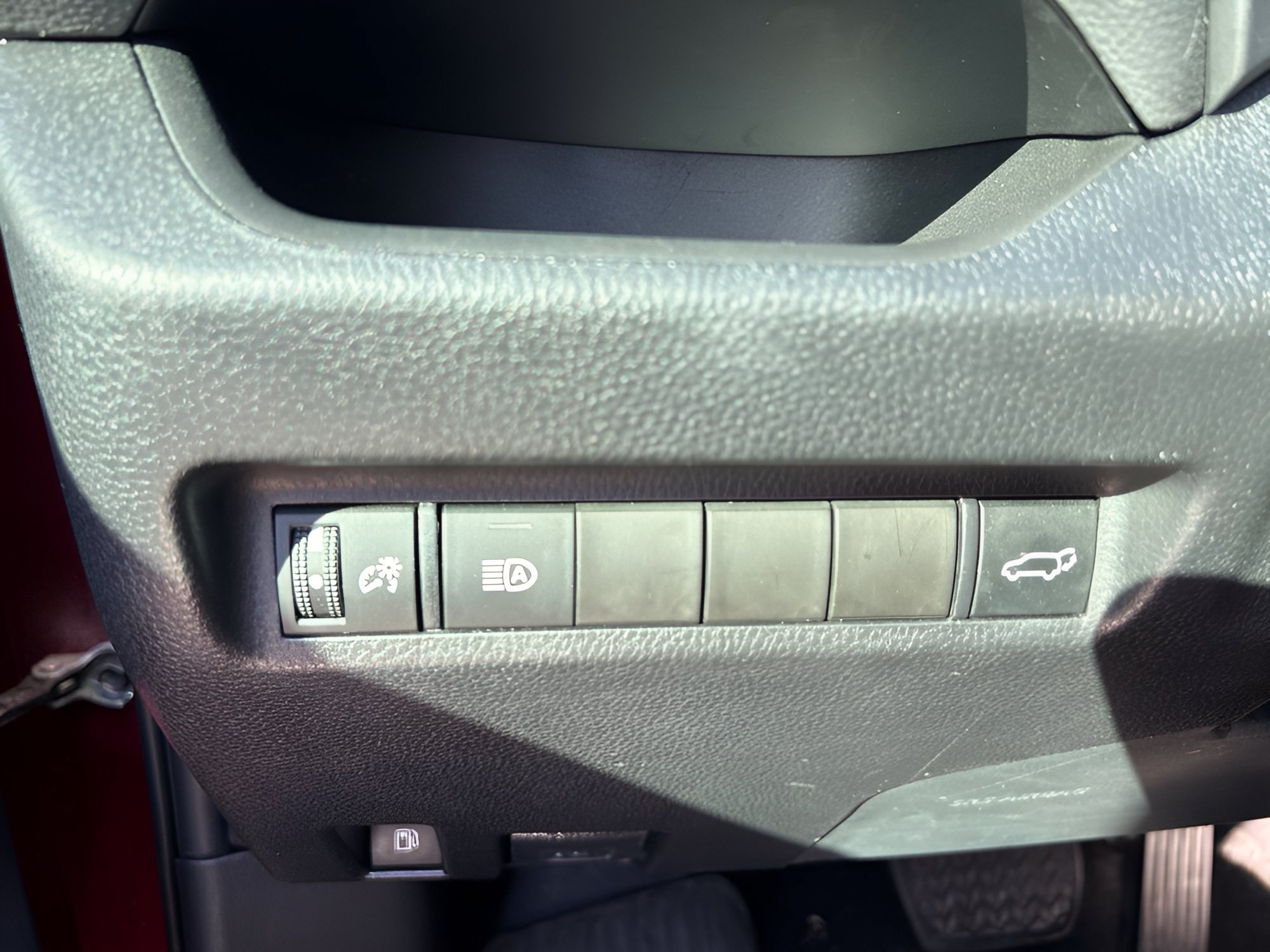 Used 2021 Toyota RAV4 XLE Premium AWD/4WD image 24