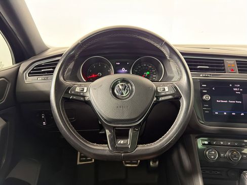 Used 2020 Volkswagen Tiguan SE R-Line FWD image 23