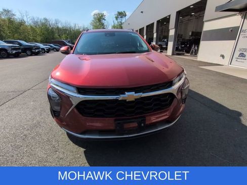 Used 2024 Chevrolet Trax LT w/ Driver Confidence Package FWD image 7