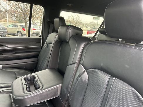 Used 2023 Jeep Wagoneer L Series II image 33