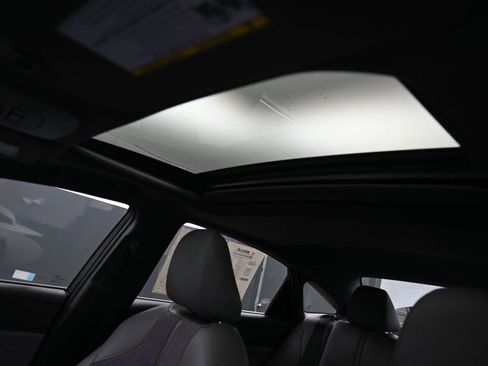 Used 2019 Toyota Avalon XSE image 25