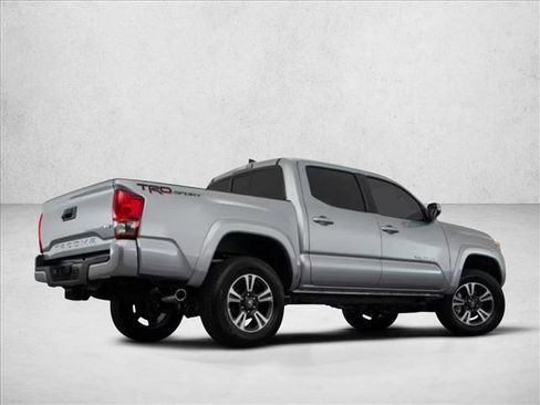 Used 2016 Toyota Tacoma TRD Sport w/ Towing Package image 9