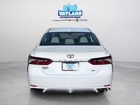 Used 2023 Toyota Camry SE image 4